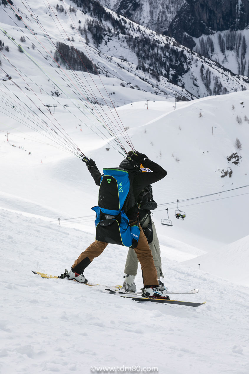 Orcières. Stage de saut à ski : les enfants sur un tremplin de 60 mètres